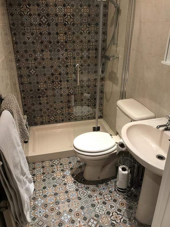 Georgian City Apartment At Thomas Street Double Bedroom And Two Single Trundle Beds Bath Buitenkant foto